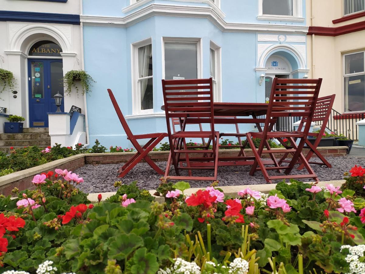 Bed and Breakfast Frosty Towers Llandudno Esterno foto