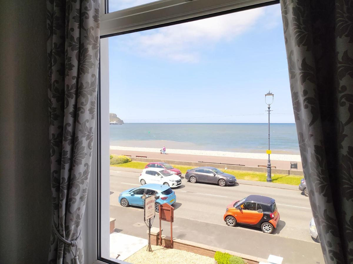 Bed and Breakfast Frosty Towers Llandudno Esterno foto