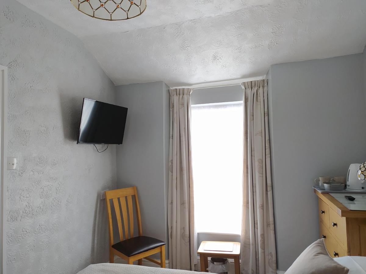 Bed and Breakfast Frosty Towers Llandudno Esterno foto