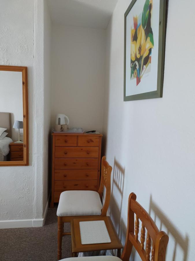 Bed and Breakfast Frosty Towers Llandudno Esterno foto