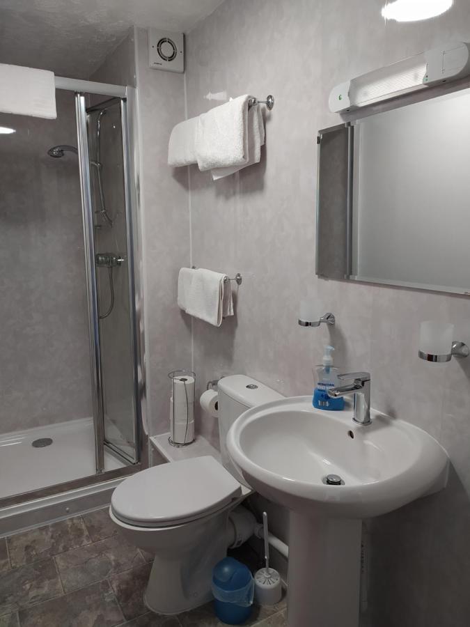 Bed and Breakfast Frosty Towers Llandudno Esterno foto